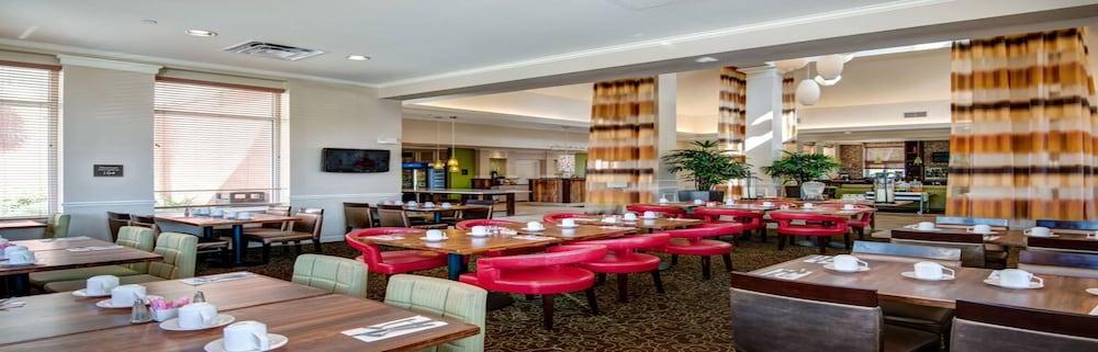 Hilton Garden Inn Tampa Ybor Historic District Экстерьер фото